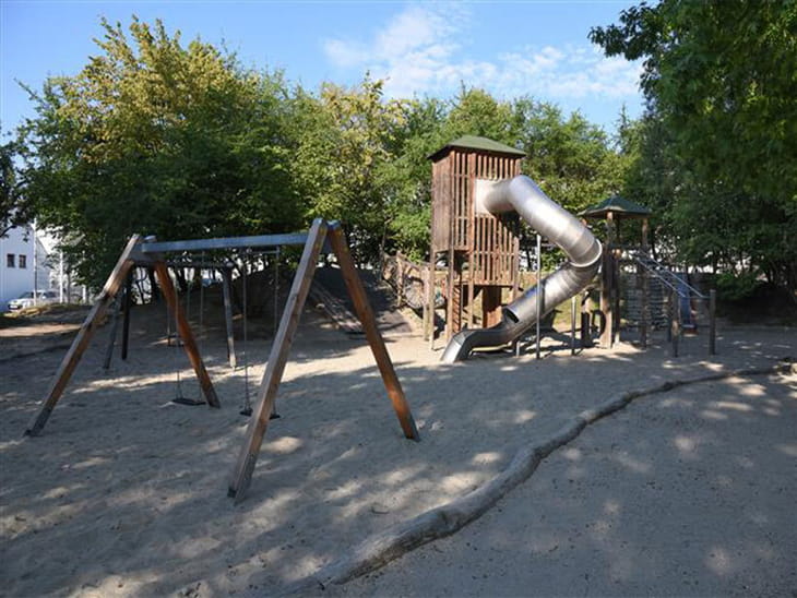 Linz Mittelgasse, Spielplatz Übersicht