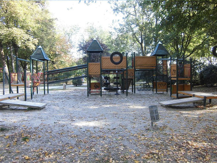 Dauphinepark Spielplatz Übersicht