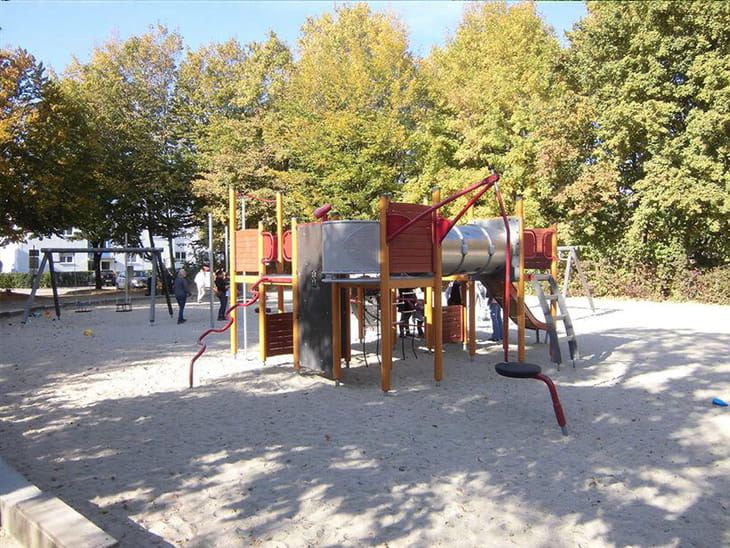 Linz, Baumgärtelstraße Spielplatz Übersicht