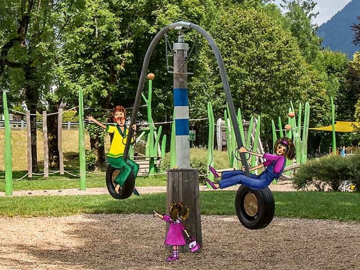 Bad Ischl Spielplatz Wippe mit Illustration