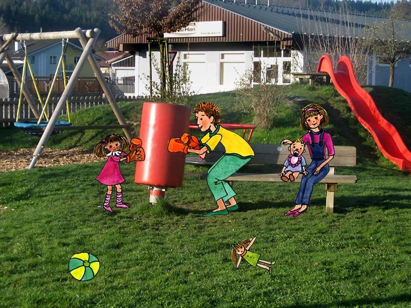 Lengau, Schneegattern, Spielplatz Boxsack mit Illustration