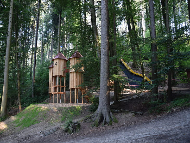 Vöcklabruck, Pfarrerwald, Spielplatz Übersicht
