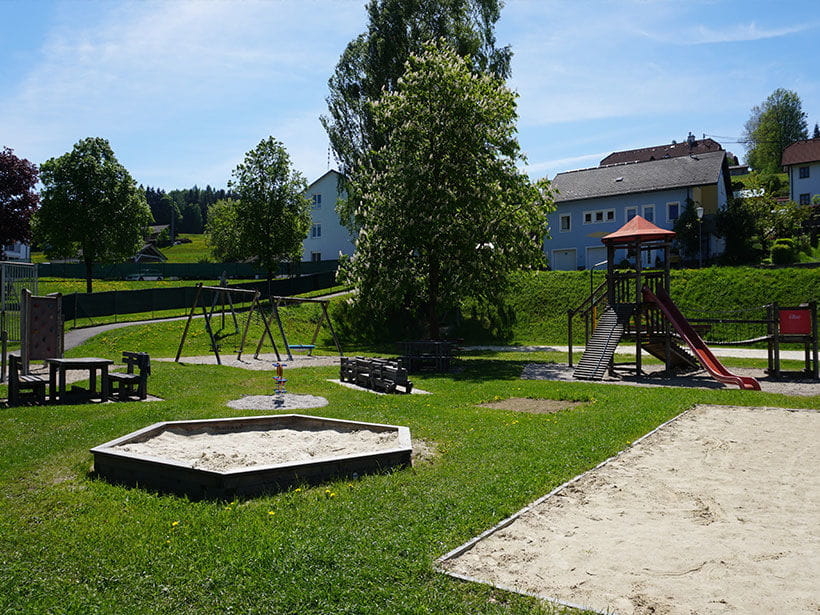 Vorderweißenbach Spielplatz Übersicht