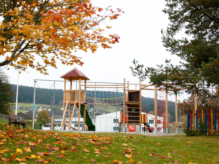 Spielplatz Sandl, Frontalansicht