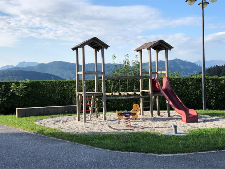 Oberschlierbach, Spielplatz mit Spielturm
