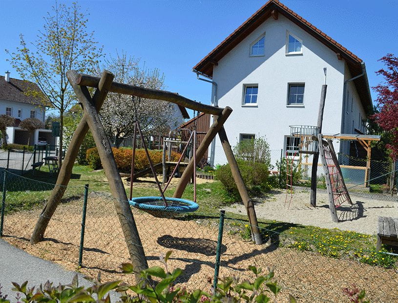Wallern an der Trattnach, Johann-Strauß-Straße, Spielplatz Übersicht