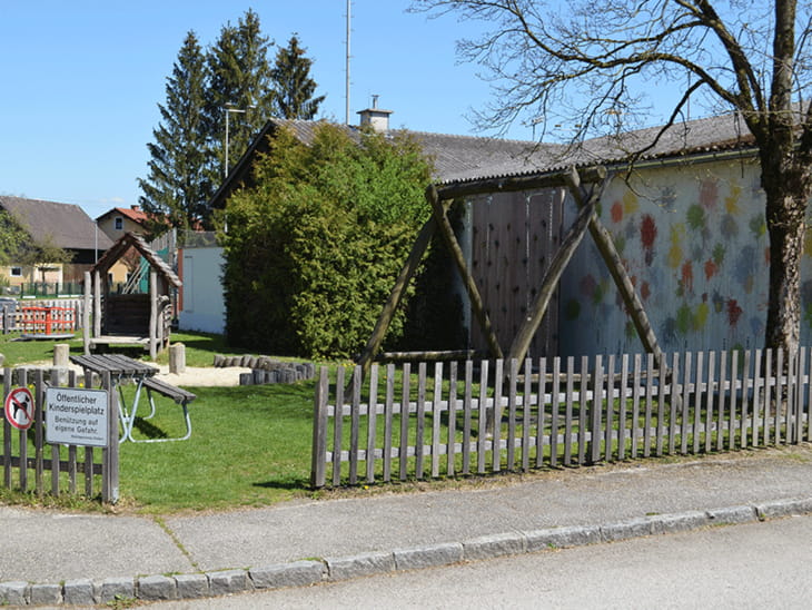 Wallern an der Trattnach, Trattnacherstraße Spielplatz Übersicht