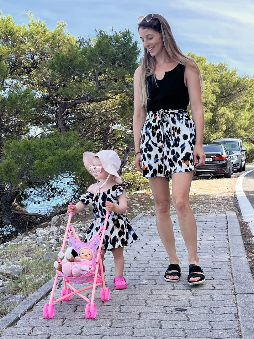 Sonne, Style und Puppenwagen