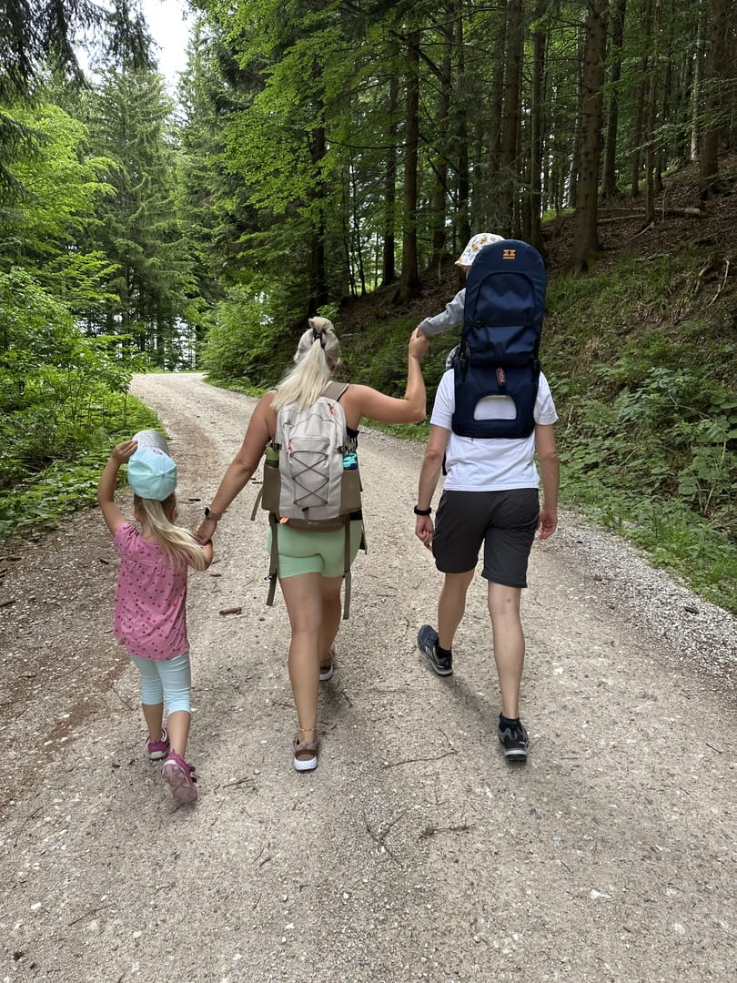 Wandern, Lachen und Spaß haben