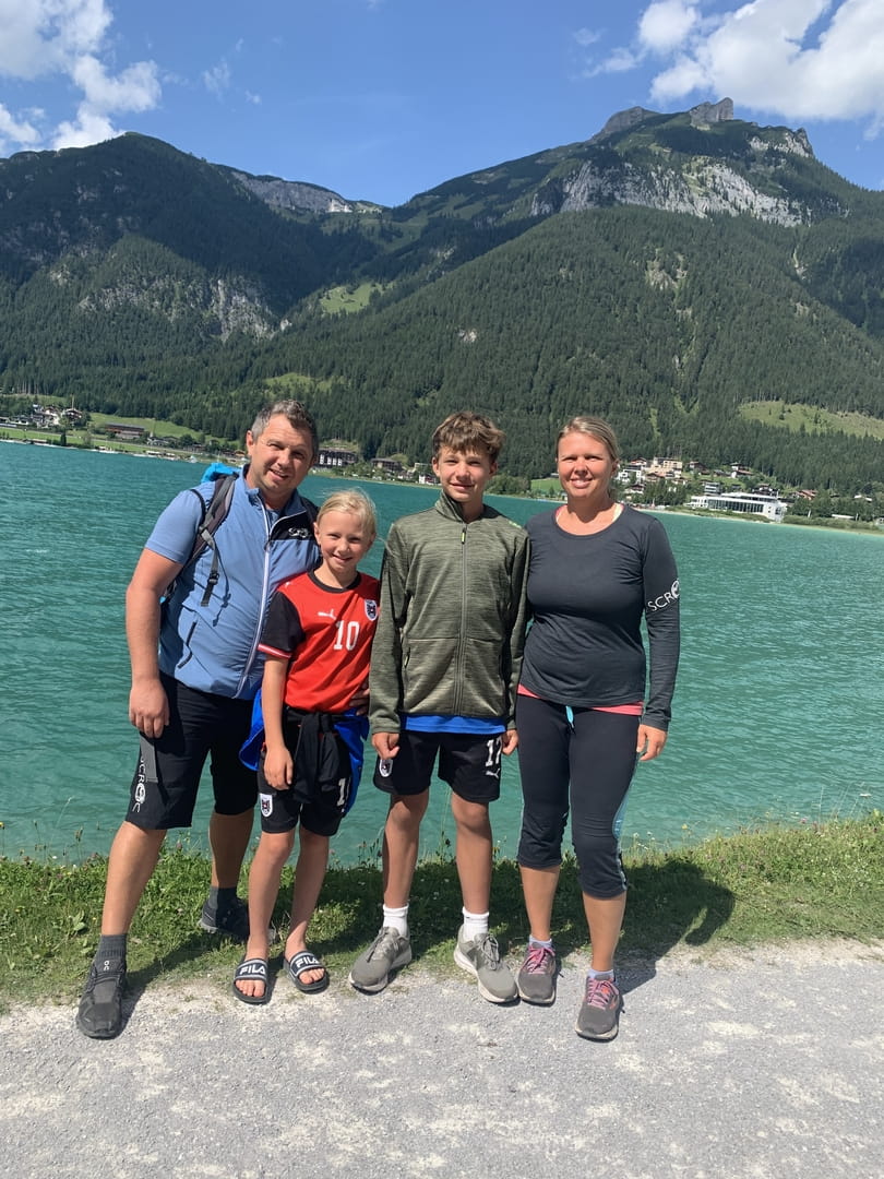 Gemeinsames Familienglück am Achensee