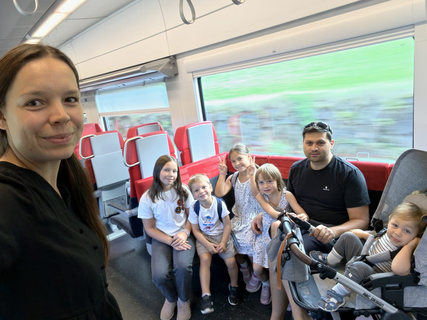 Erste Zugfahrt mit der Familie.