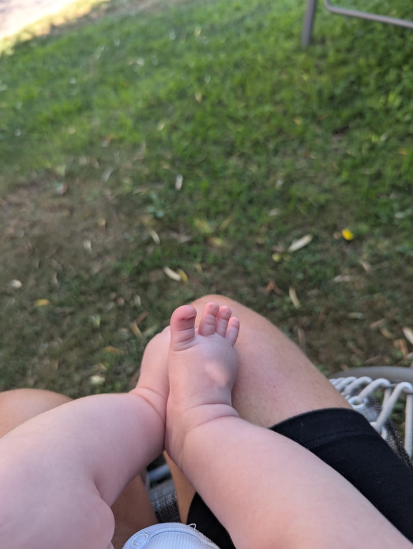Kuschelzeit mit dem Enkelsohn
