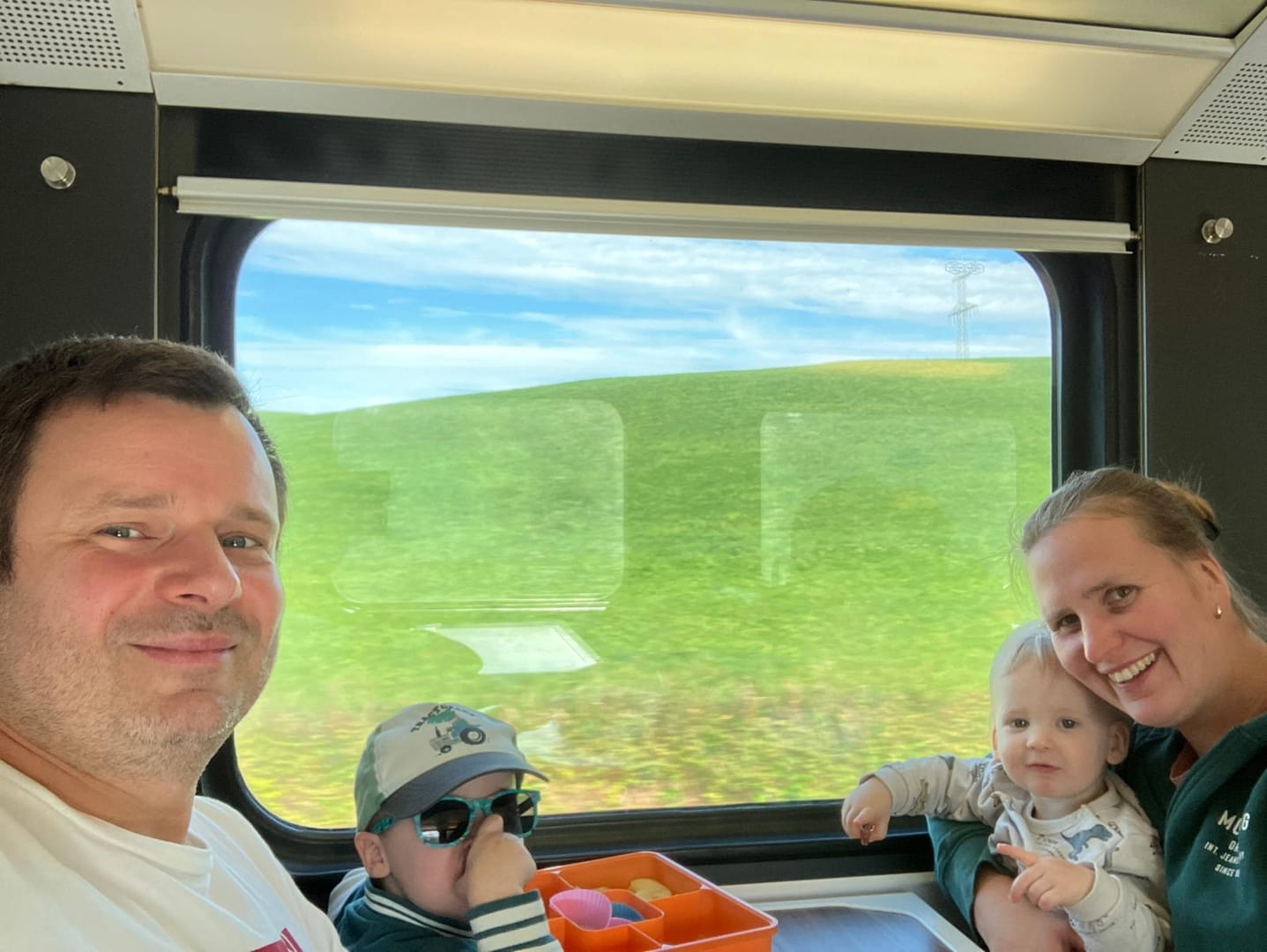 Spaß im Zug Reise zum Pöstlingberg Lenzibald streicheln 