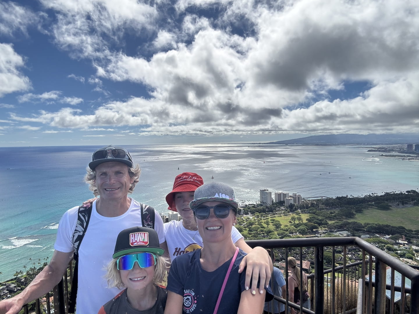 Meine Familie hat viel Spaß und ist in Hawaii