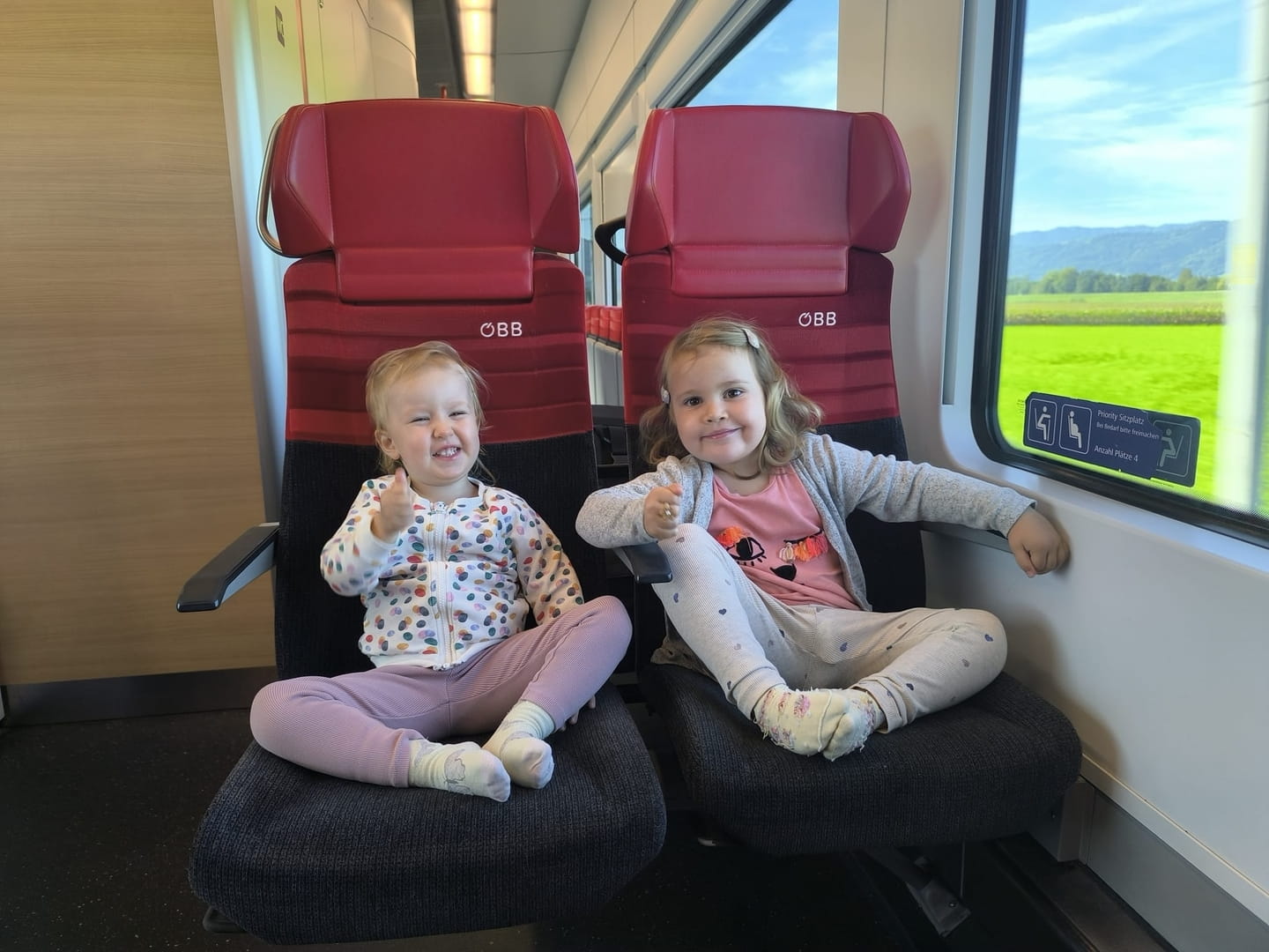 Tschu tschu tschu die Eisenbahn, wer will mit zur Grottenbahn fahren, alleine fahren mah ich nicht d