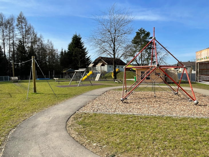 Spielplatz Redlham, Überblick