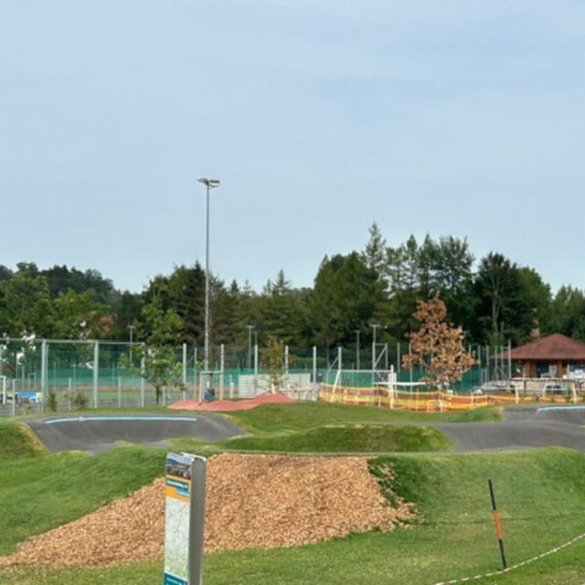 Foto von Spielplatz Wartberg an der Krems, Sportplatz