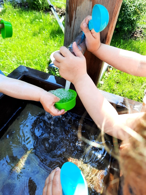 Spielgruppe NiNaNu, Lieder, Kniereiter, Fingerspiele
