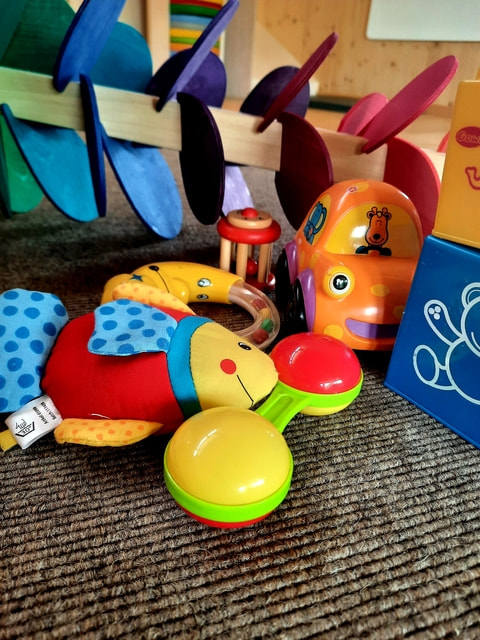 Spielgruppe Wuzzelbären, für die Kleinsten, Sinne entdecken, Kontakte knüpfen