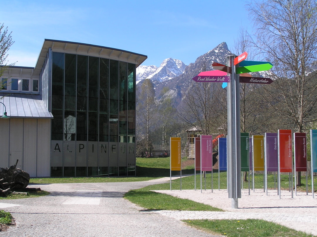 Alpineum Bergwelt - Erlebnismuseum
Gemeinde Hinterstoder Alpineum Bergwelt - Erlebnismuseum
Gemeinde Hinterstoder