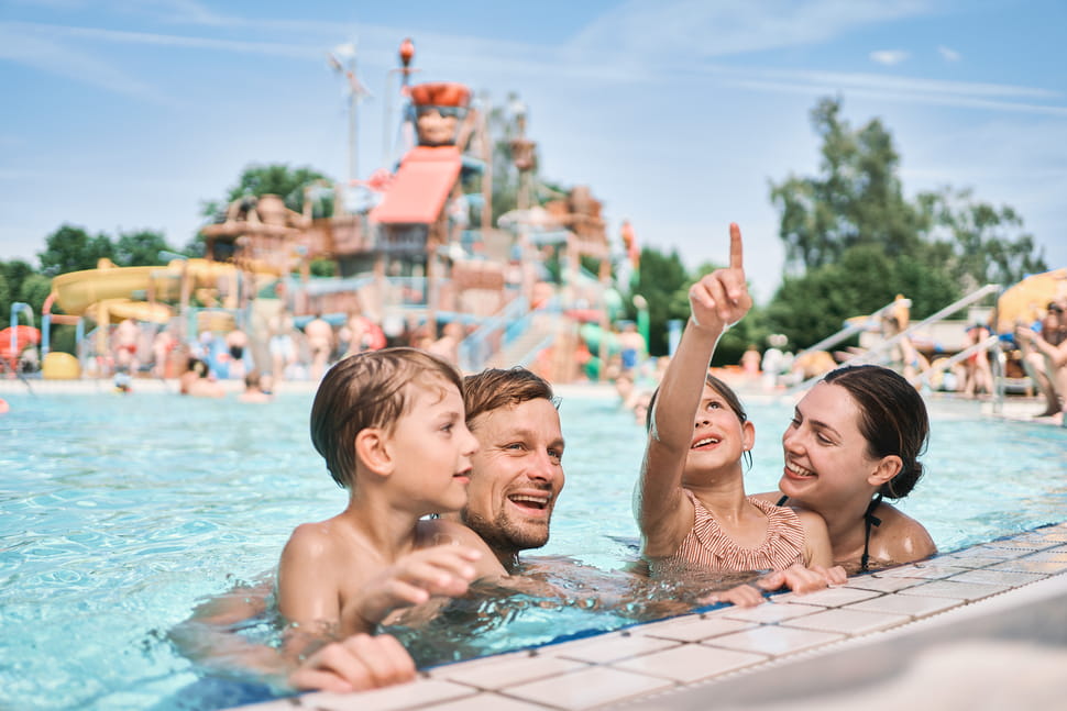 Aquapulco_Familienbild_Außen_bildrecht_c. Eurothermen